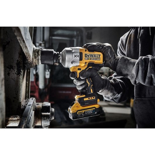DeWALT 18V Cordless Impact Wrench 1/2 1626Nm 5Ah DCF961H2T-QW