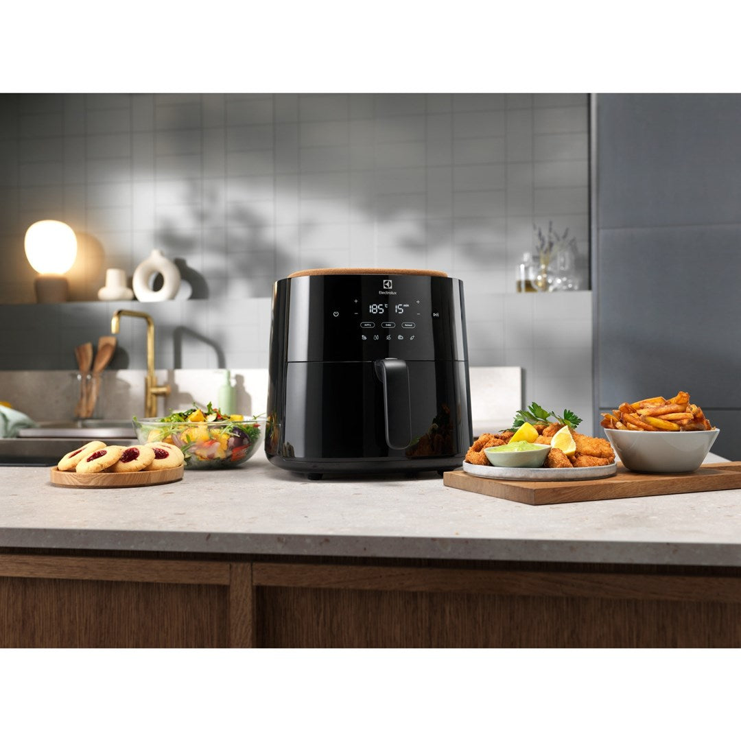 Electrolux EAF7B Hot Air Fryer 6.8 L 1800W Stand-alone Black