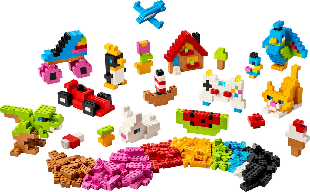 LEGO CLASSIC Creative Colorful Bricks Set, 820 Elements, Model 11045