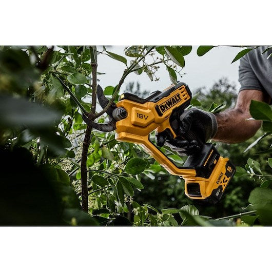 DEWALT DCMPP568P1 Cordless Pruner 18V 38 mm