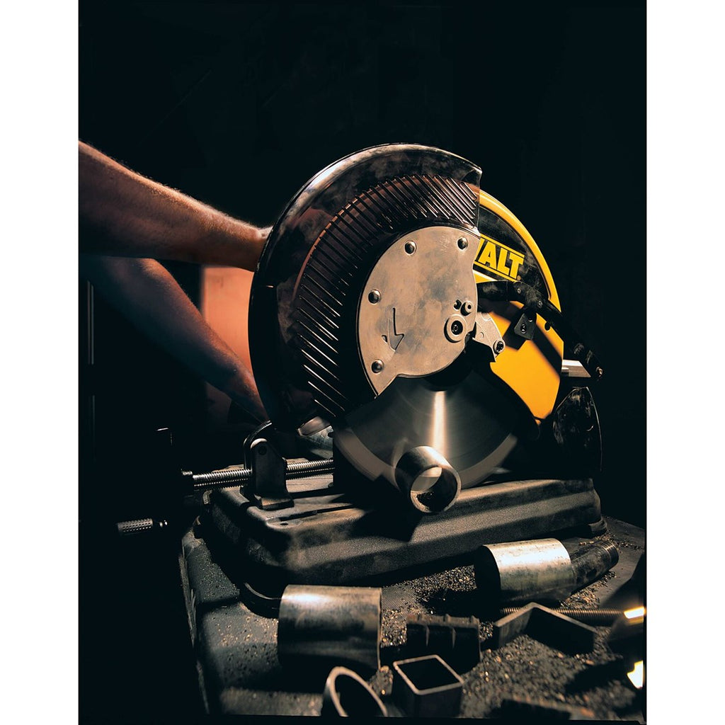 DeWALT Circular Saw Blade 35.5 cm 2200W DW872
