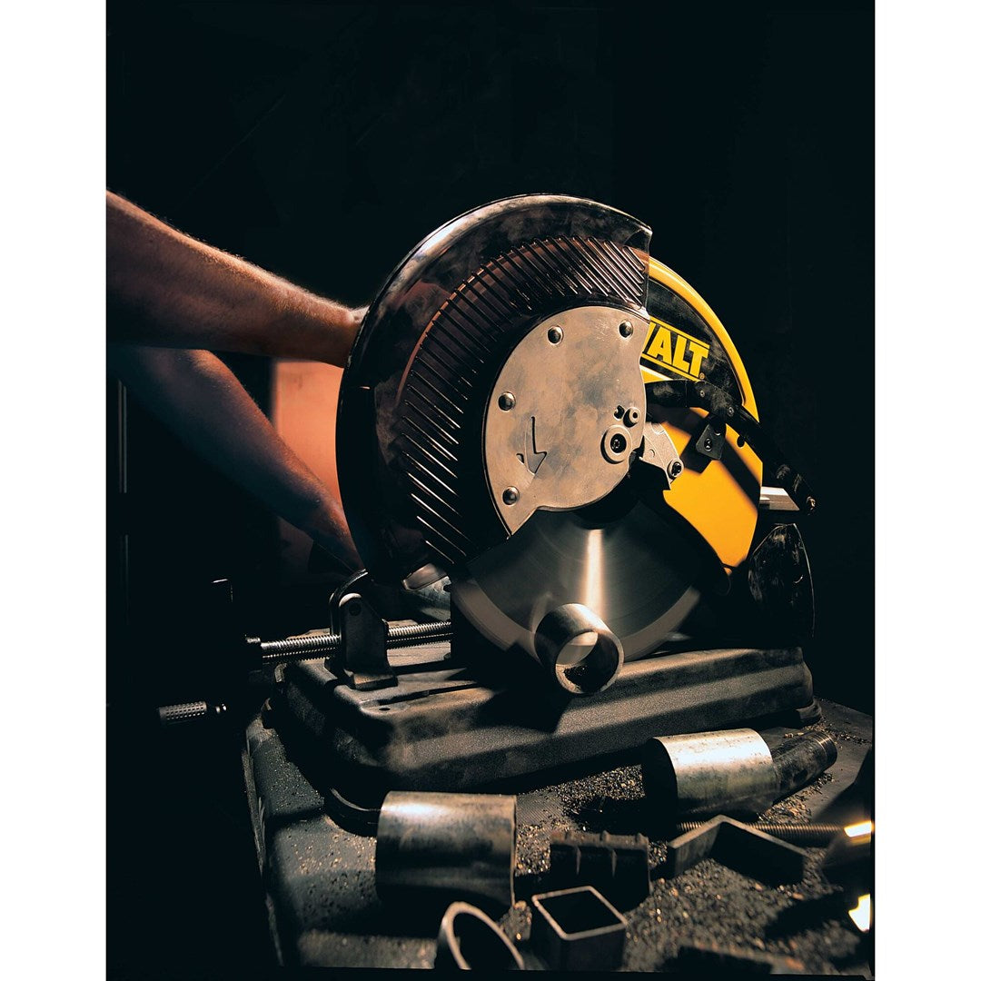 DeWALT Circular Saw Blade 35.5 cm 2200W DW872