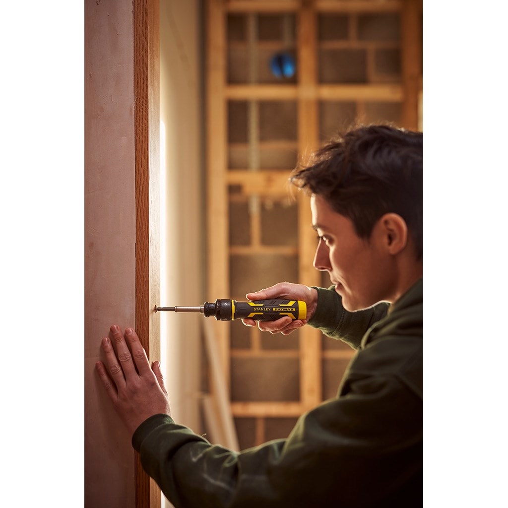 STANLEY Manual Screwdriver with Magnetic Bit Holder - FMHT62692-0