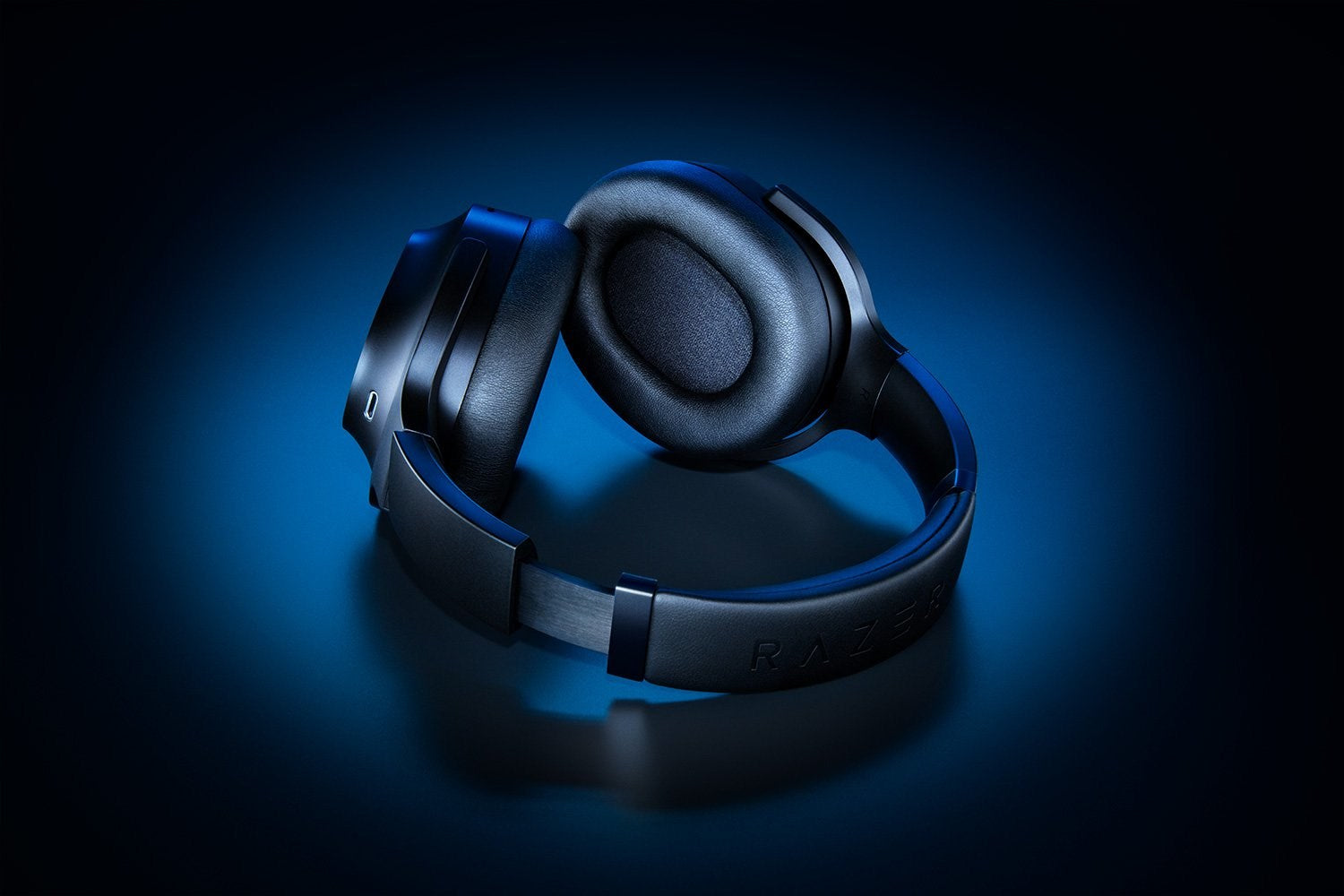 Razer Barracuda Pro Wired & Wireless Gaming Headphones - USB Type-C, Bluetooth, Black (RZ04-03780100-R3M1)