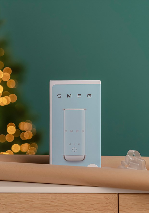 SMEG Automatic Milk Frother/Warmer 1315 g 145 mm x 280 mm x 150 mm Model MFF02CREU