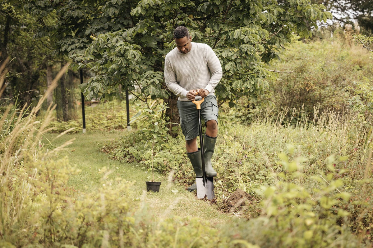 Fiskars Solid Metal Spade 1003456 | Model: 1066717