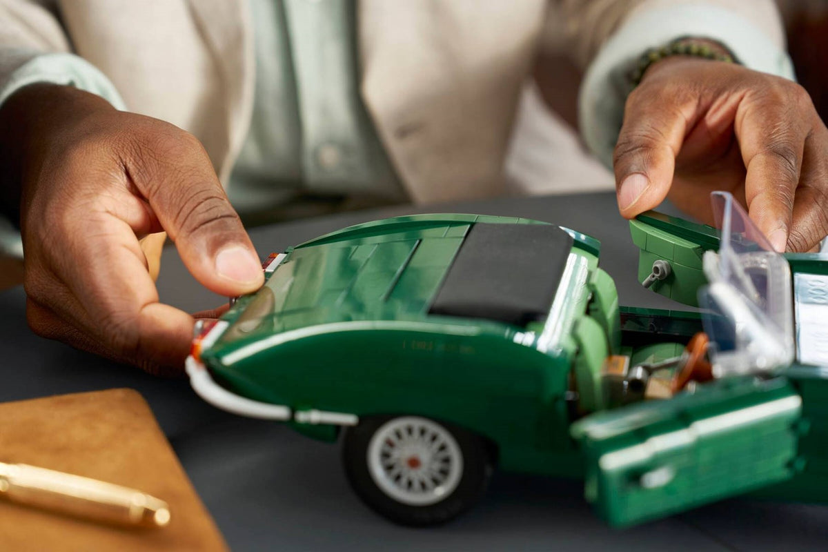 LEGO ICONS 11381 Jaguar E-Type