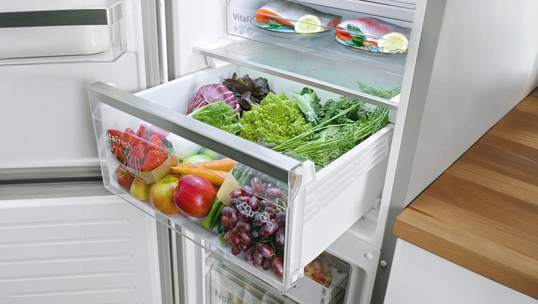 Bosch Serie 6 KGN39LBCF Fridge-Freezer 363 L C Black