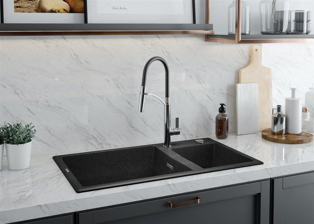 Kitchen faucet with pull-out spout