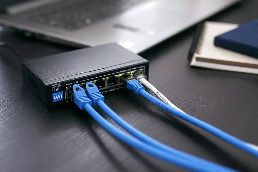 Extralink KRIOS PoE Switch 4x Gigabit PoE 60W 2x RJ45 Uplink