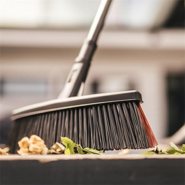 Fiskars Broom Outdoor 1730 mm Black Model 1025921