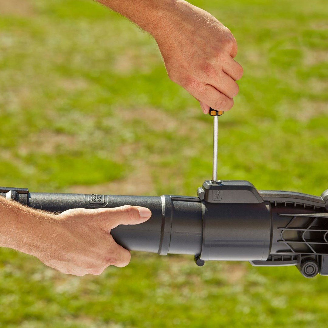3-in-1 Garden Vacuum Cleaner/Blower and Shredder - 2900W - 390km/h