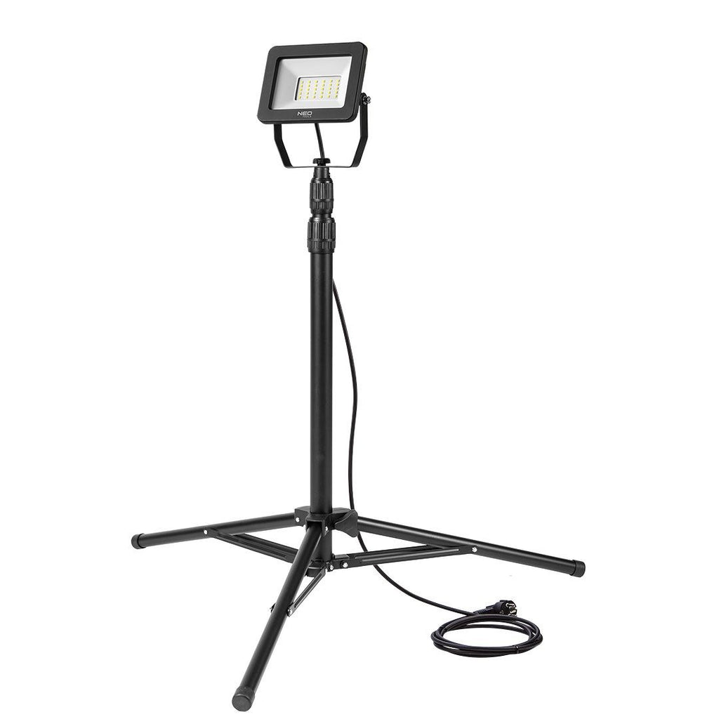 NEO TOOLS Floodlight 3470 g Height 900 mm 99-060