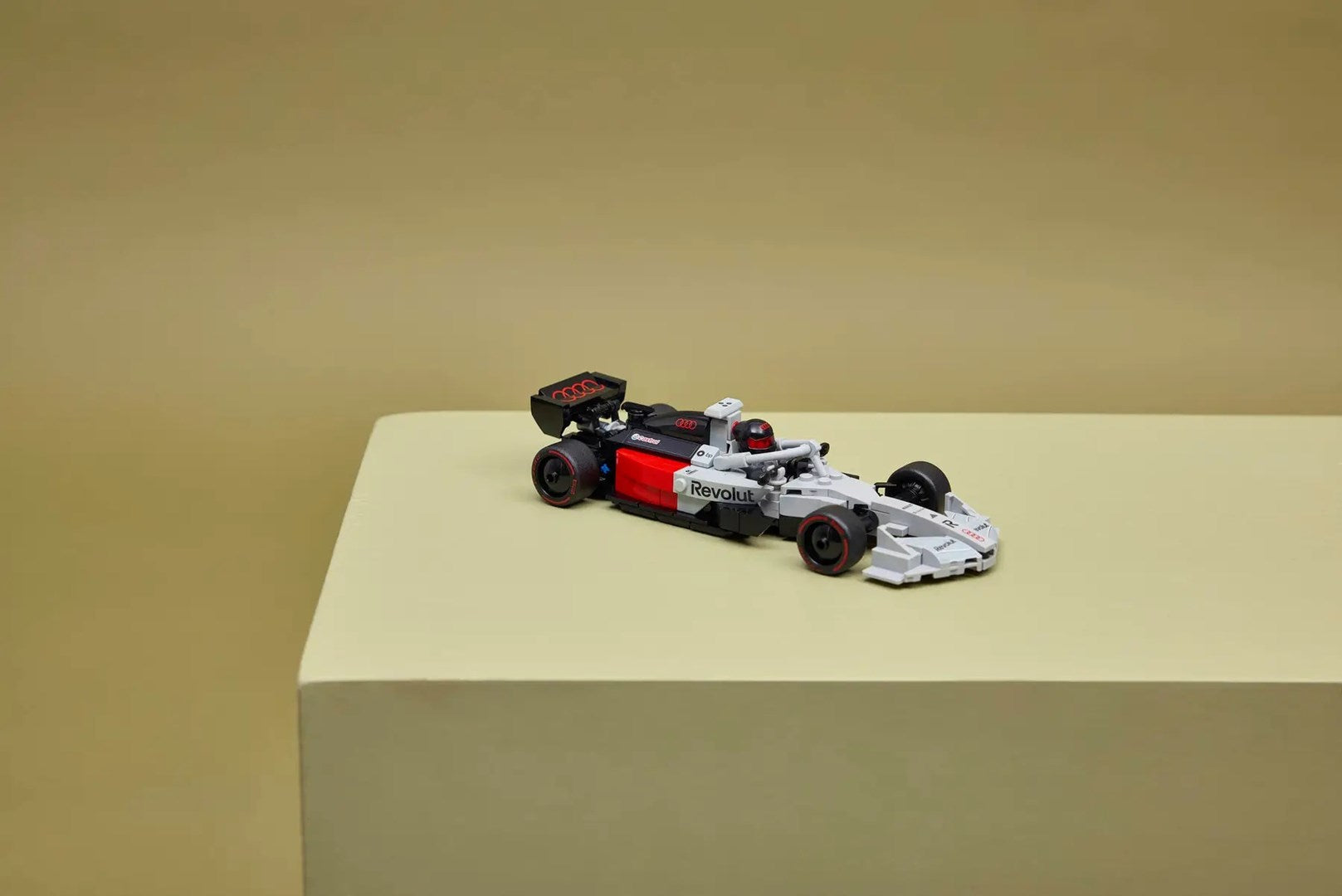LEGO SPEED CHAMPIONS Audi Revolut F1 Team R26 Race Car 77259 - 216 Pieces