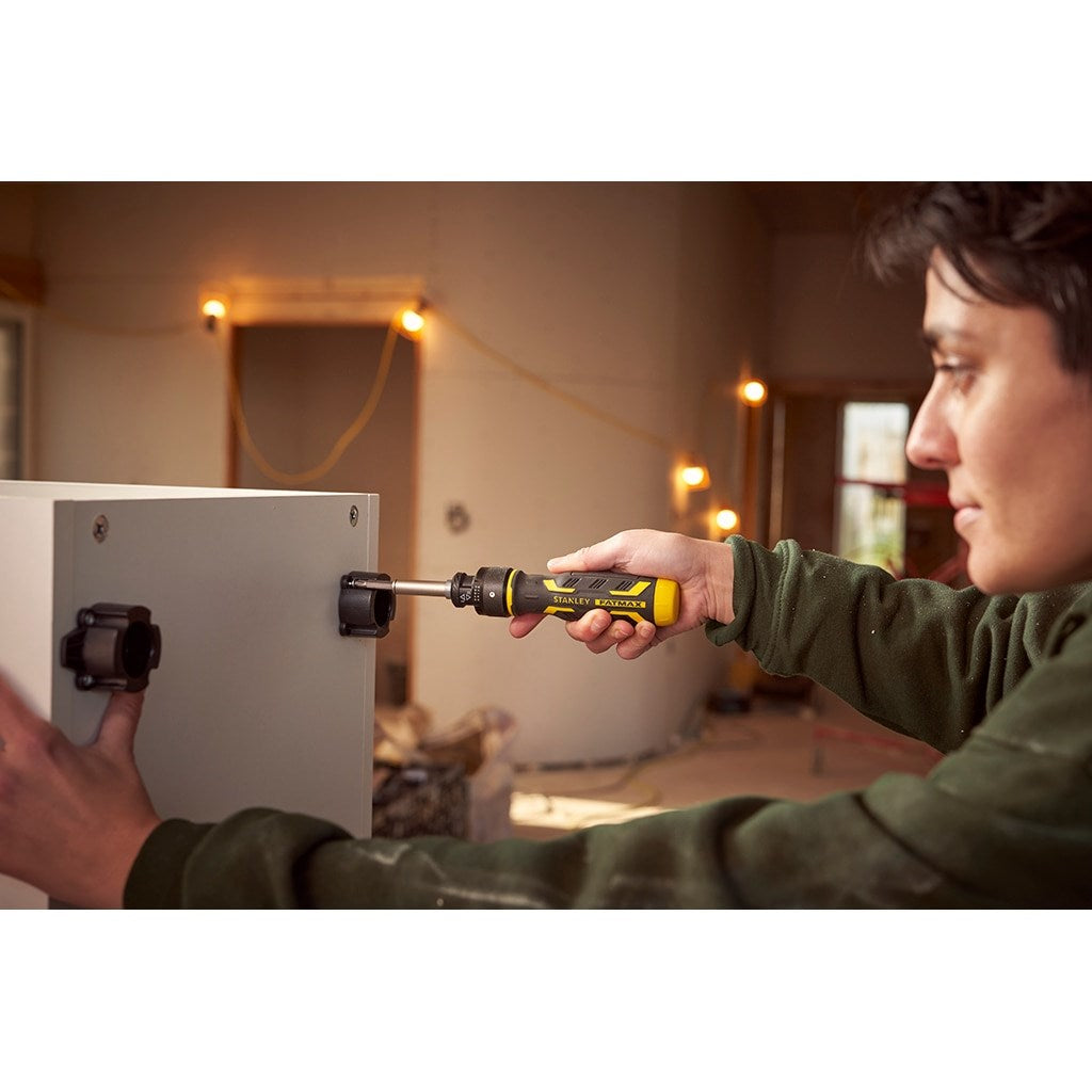 STANLEY Manual Screwdriver with Magnetic Bit Holder - FMHT62692-0