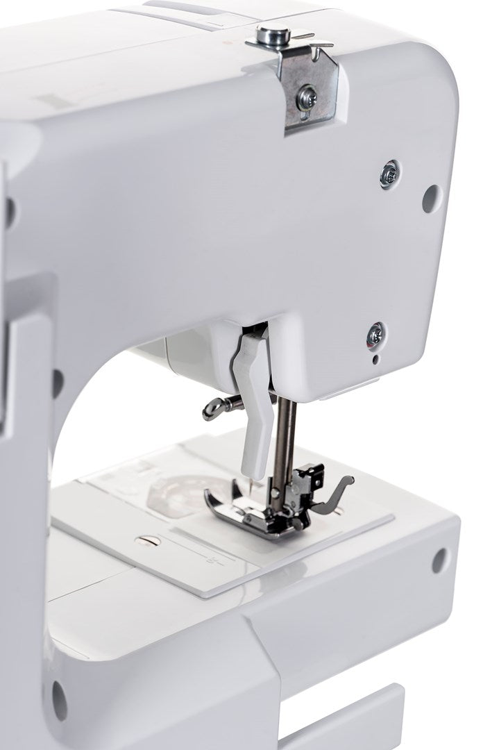 Singer Mechanical Sewing Machine M1005