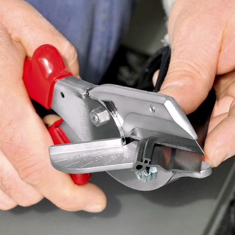 KNIPEX Hand Cable Cutter 5.6 cm Blade Length 600 g Weight Model 94 35 215