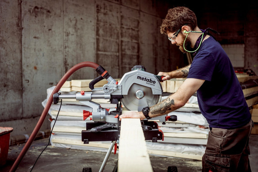 Metabo KGS 305 M Mitre Saw 2000 W 3700 RPM