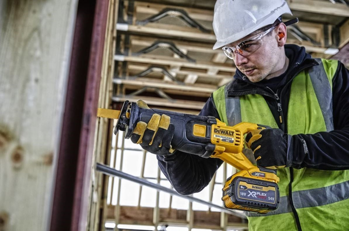 DEWALT DCS389NT-XJ Cordless Reciprocating Saw