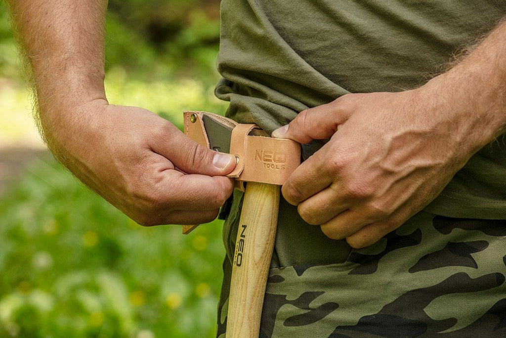 Bushcraft hatchet in sheath 400 grams