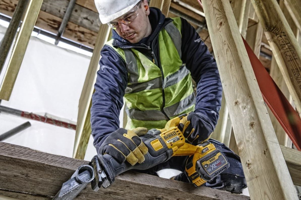 DEWALT DCS389NT-XJ Cordless Reciprocating Saw