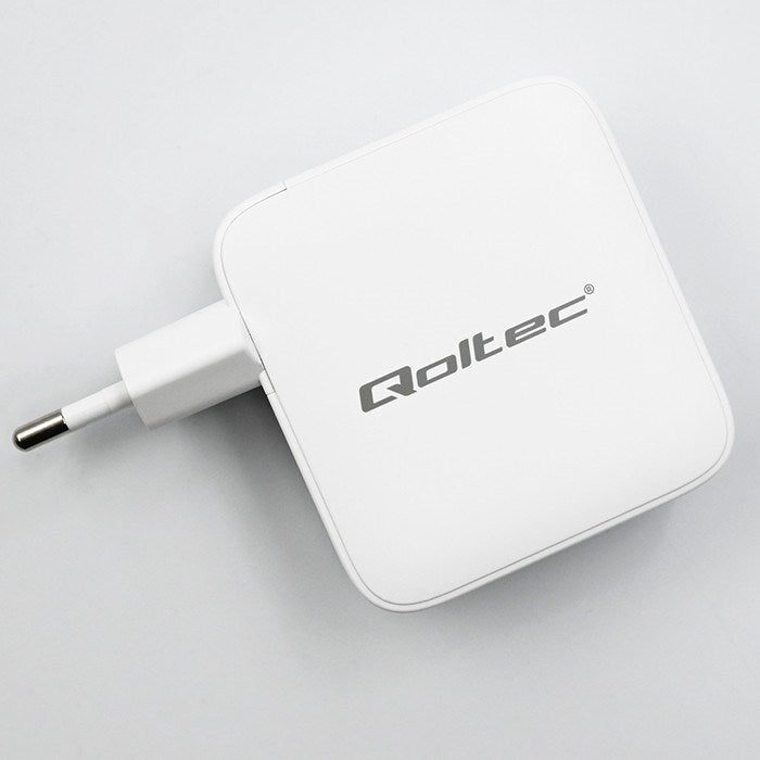 Qoltec 140W GaN Wall Charger 5-20V 3x USB-C PD 1x USB QC 3.0 White