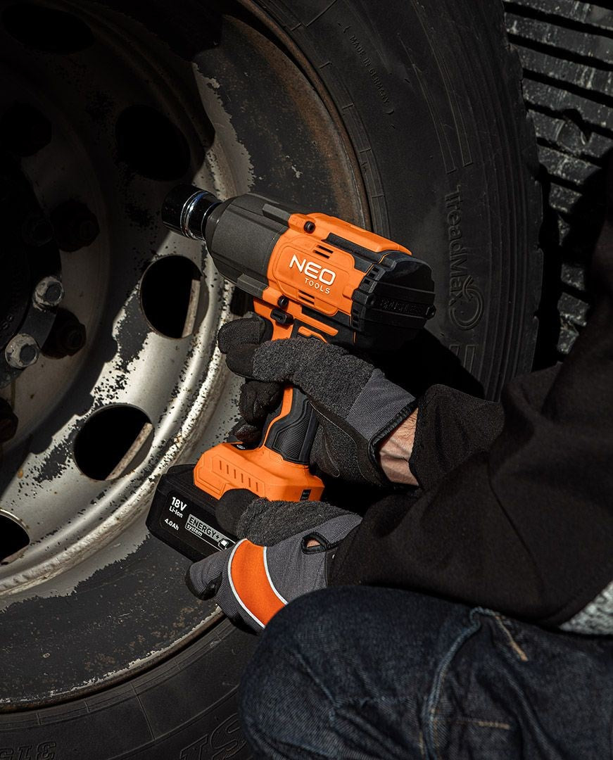 NEO Tools 04-618 Brushless Impact Wrench 18V 1133Nm