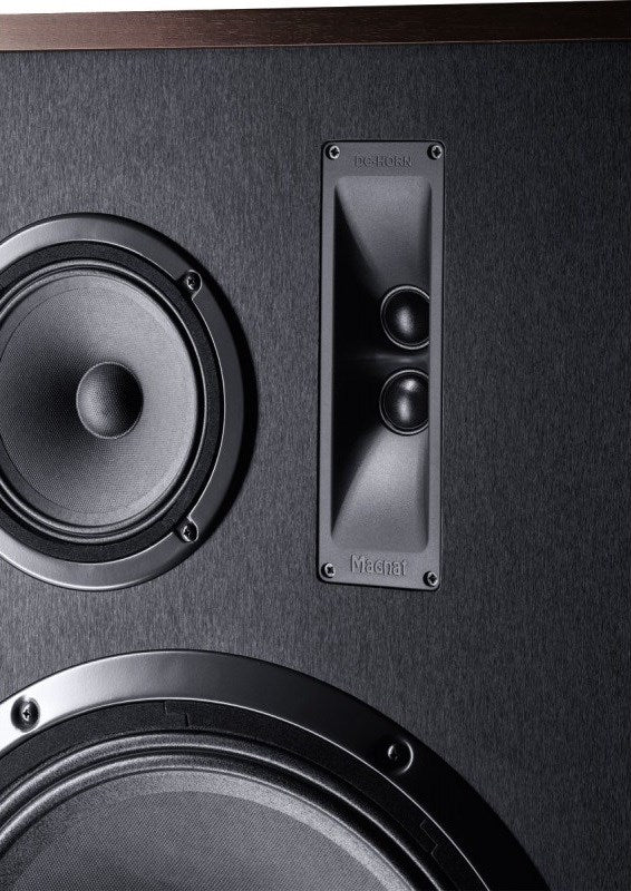 MAGNAT TRANSPULS 1500 3-Way Floor-standing Loudspeaker 500 W Brown