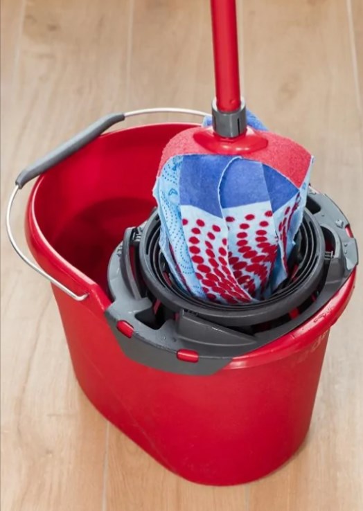 Vileda SuperMocio Bucket with Power Press - 10 L Capacity - Easy Wringing - No Wet Hands