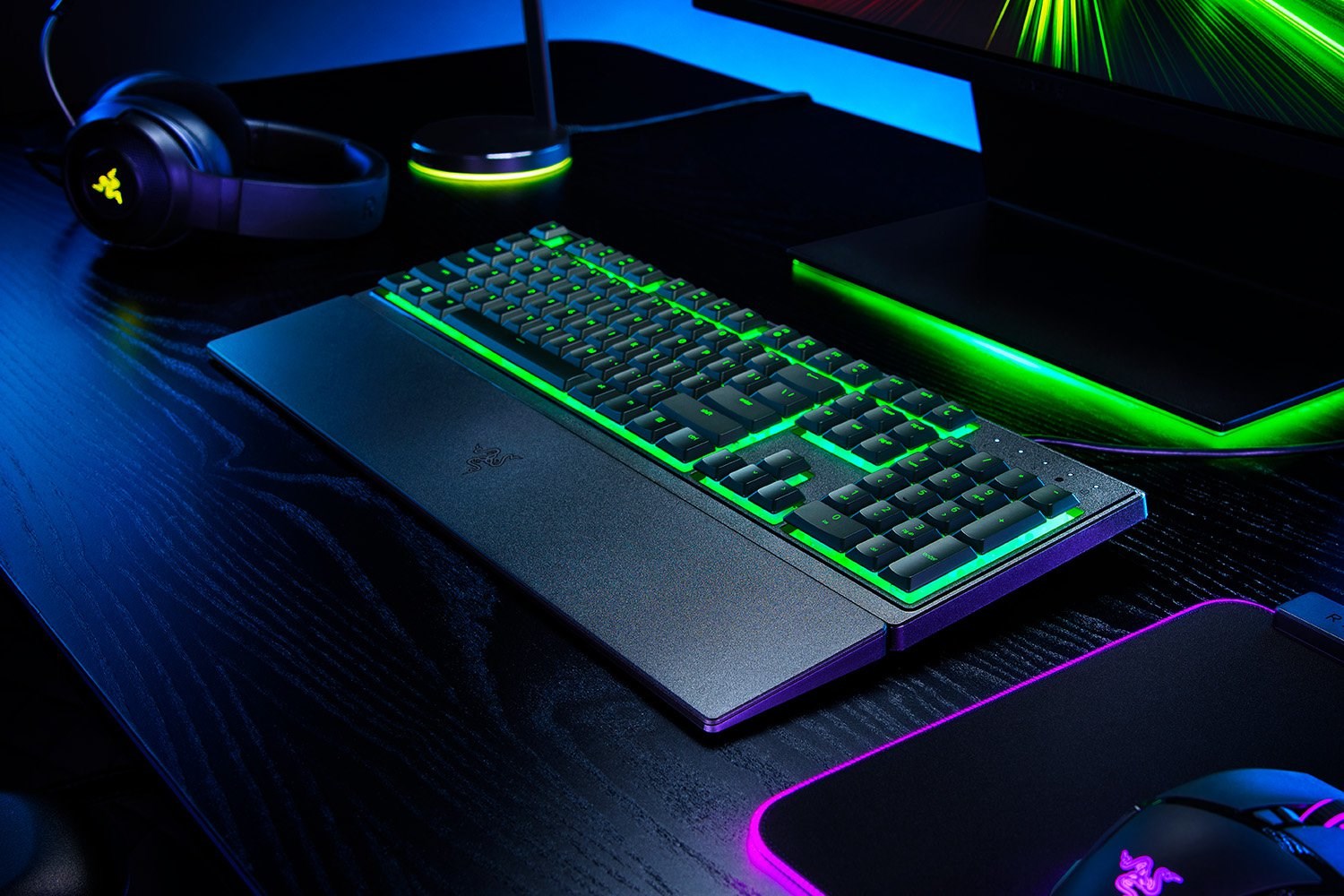 Razer Ornata V3 X - US Full Size Gaming Keyboard with RGB LED Backlighting (RZ03-04470100-R3M1)