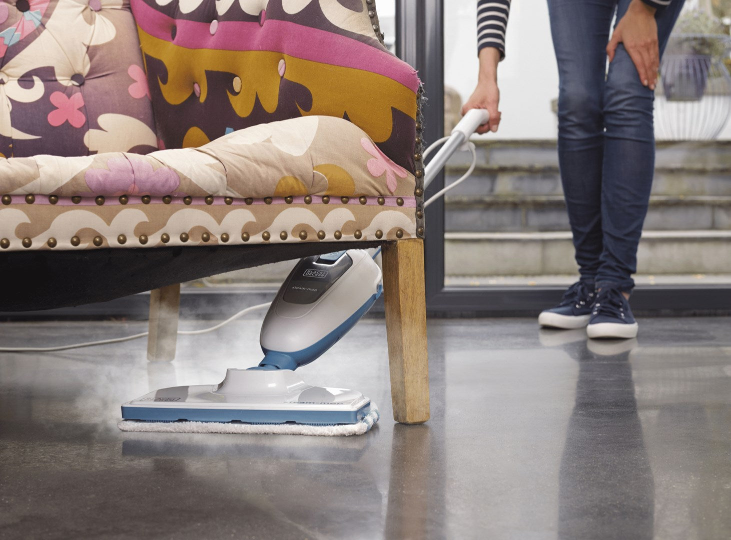Black & Decker FSM13E1 Steam Cleaner 0.38 L 1300 W Blue White