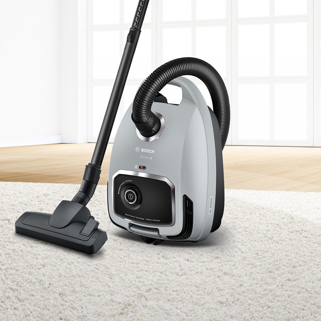 Bosch Serie 6 BGB6X330 vacuum 4 L Cylinder vacuum Dry 600 W Dust bag
