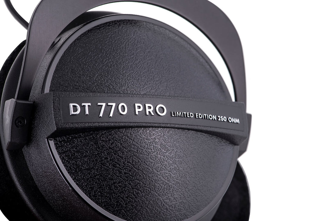 Beyerdynamic DT 770 PRO 250 OHM Black Limited Edition - Closed Headphones