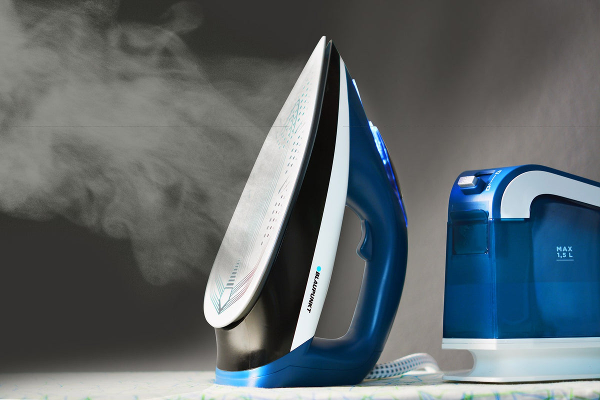 Blaupunkt SSP701 Steam ironing station 3200 W 1.5 L Ceramic soleplate Black Blue White