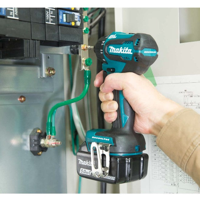 MAKITA Lightweight Drill 880 g - Model DDF083Z