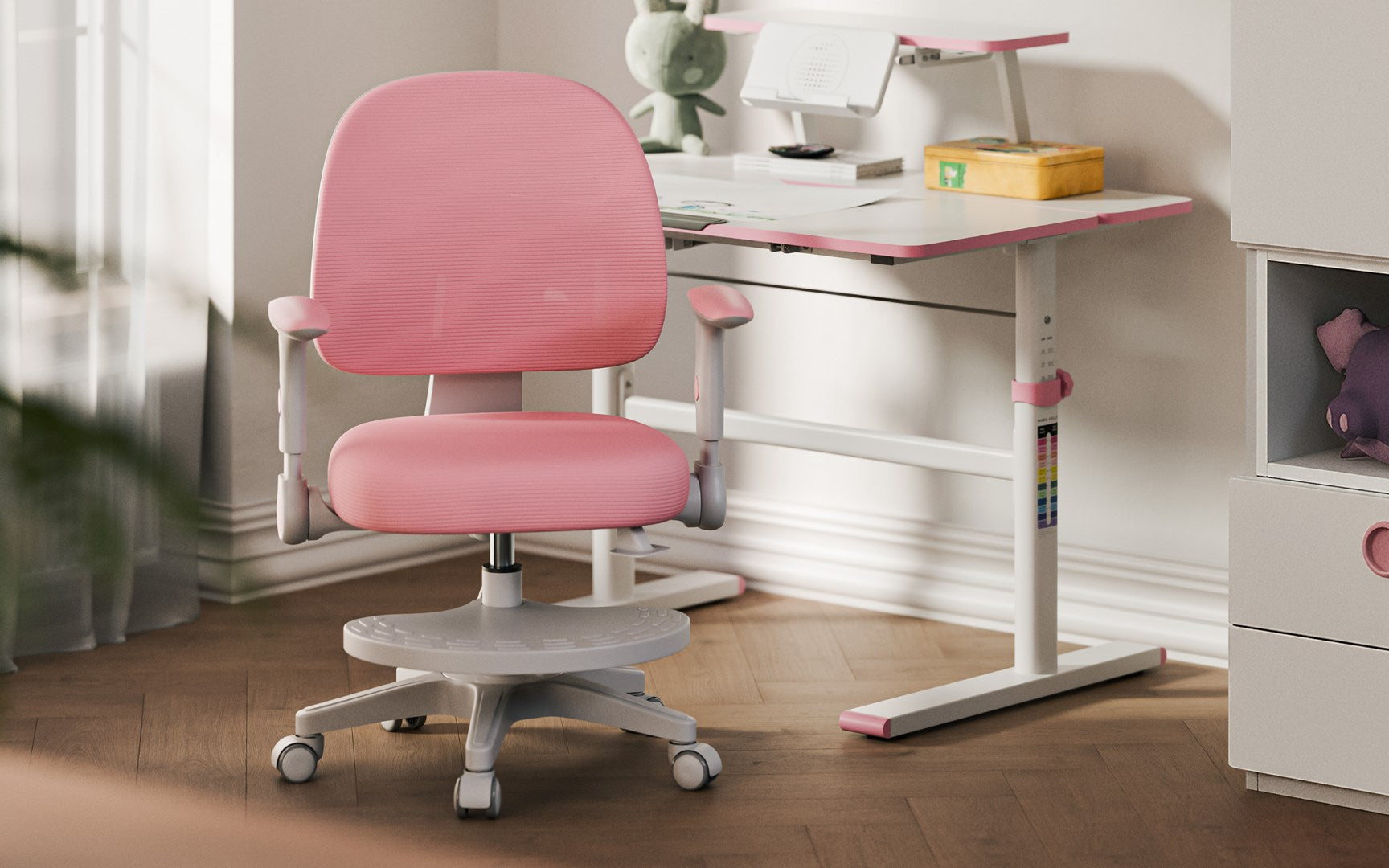 Junior 5.0 Pink Swivel Chair - Adjustable Height 42-52 cm - Ergonomic Design