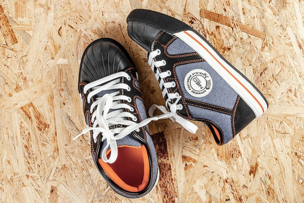 NEO tools 82-115 safety footwear
