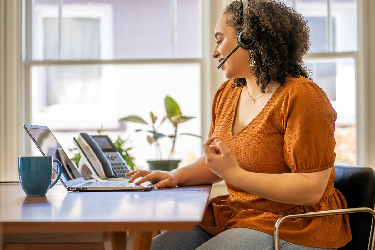 Hewlett-Packard Poly Voyager 4320 USB-A Headset - Microsoft Teams Certified, 91 m Range, Active Noise Cancelling