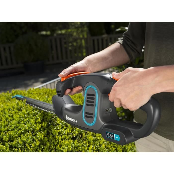 GARDENA EasyCut Li-14/40 Cordless Hedge Trimmer - 14.4V - 40 cm - Lightweight and Ergonomic