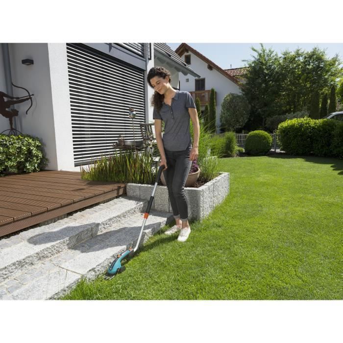 GARDENA Telescopic Handle + ClassicCut and ComfortCut Grass Shearing Wheels