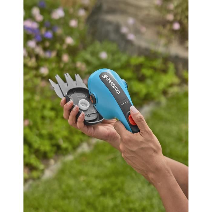 GARDENA ClassicCut Li Grass Shears - 3.6V/2.5Ah - Blade Guard and USB-C Cable 3.6V/2.5