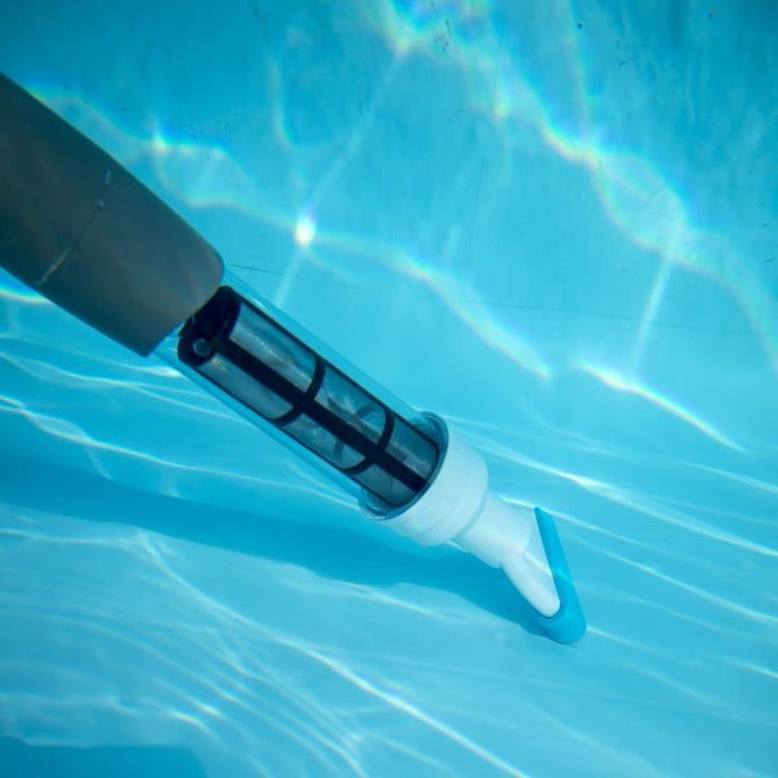 GRE - Nettoyeur aspirateur de fond a batterie pour piscine - Avec manche téléscopique