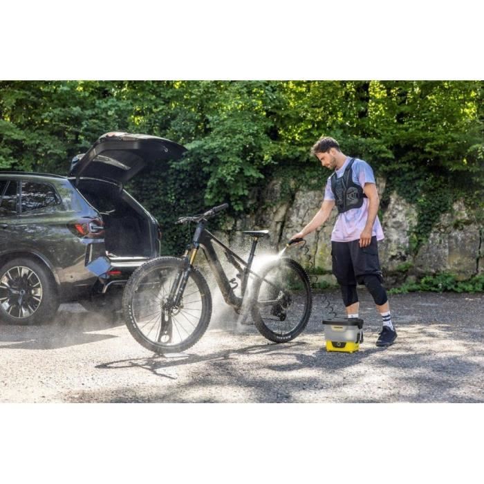 KARCHER OC 4 Mobile Cleaner - 8 L Tank, 22 Min Runtime
