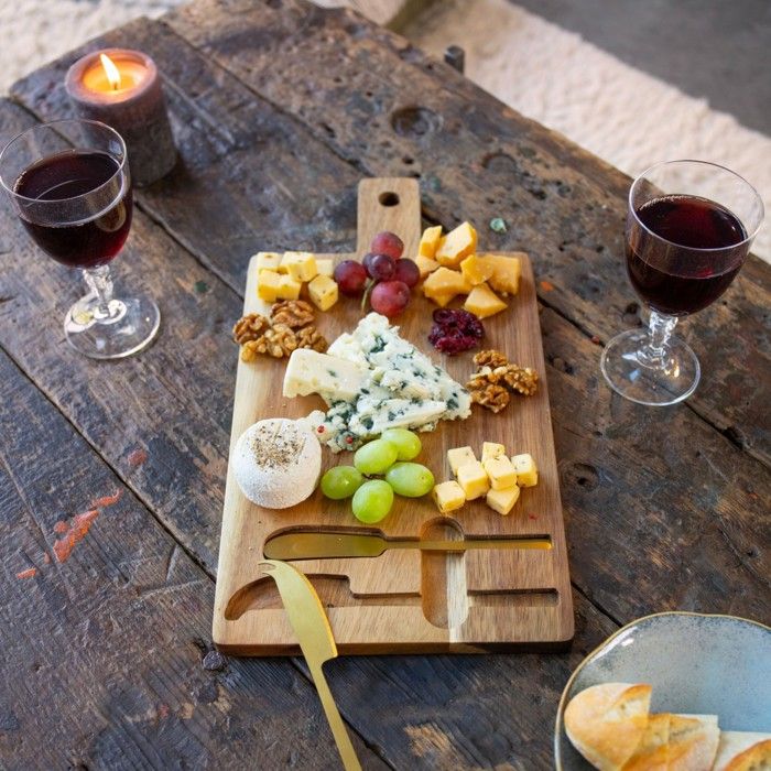 LIVOO Cheese Board - MEC138 - FSC Acacia Wood - 38 x 20 cm - 2 Magnetic Knives