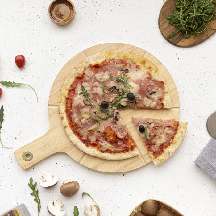 LIVOO Pizza Set - Rubberwood - 40 x 30 x 1.5 cm - Includes Pizza Cutter MES138