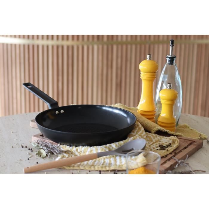 MENASTYL Frying Pan - Forged Aluminum - 28 cm - Black - Suitable for all hobs including induction