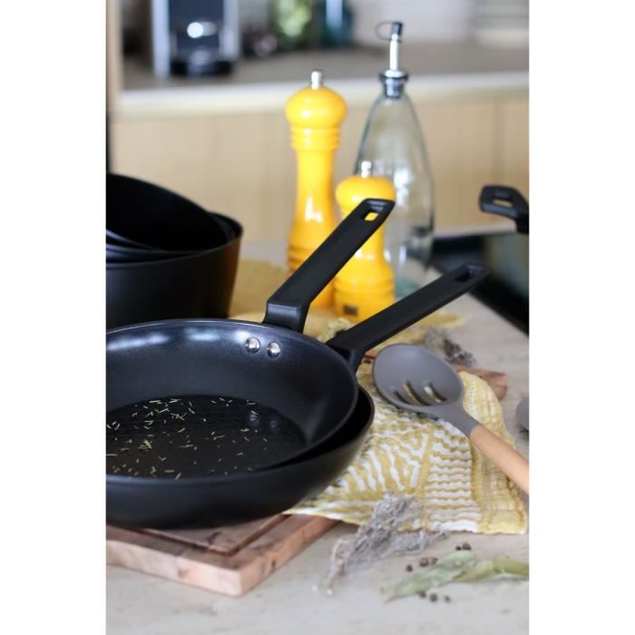 MENASTYL Frying Pan - Forged Aluminum - 28 cm - Black - Suitable for all hobs including induction