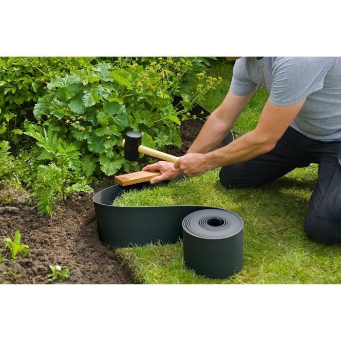 Garden edging - NATURE - Black - Recycled PE, thickness 3 mm - H7.5 cm x 10m - 10 black anchors - H19.5 x 1.9 x 1.8cm