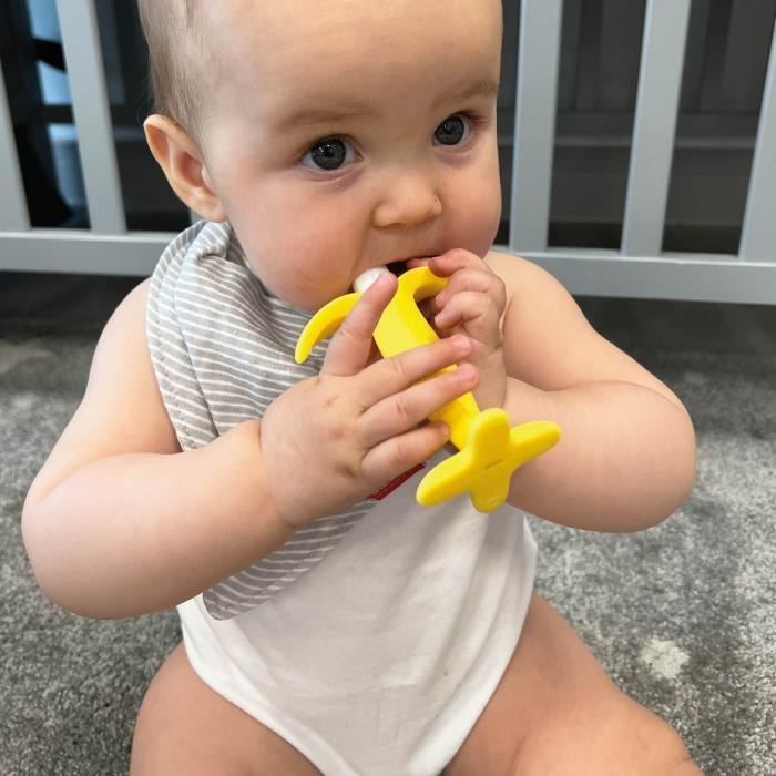 NUBY 2-Pack of Teething Rings - Banana and Corn - Silicone - From 3 Months