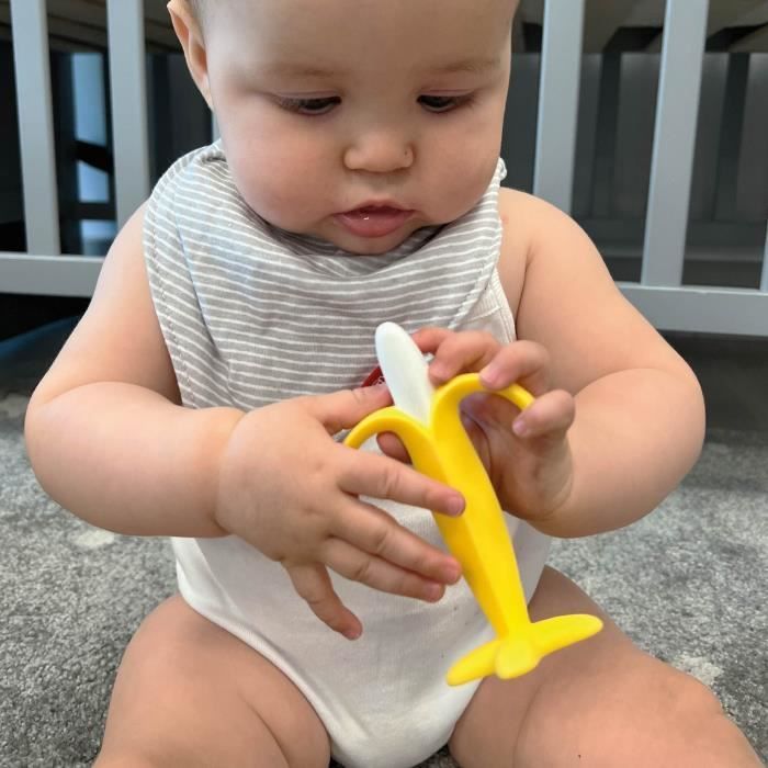 NUBY 2-Pack of Teething Rings - Banana and Corn - Silicone - From 3 Months